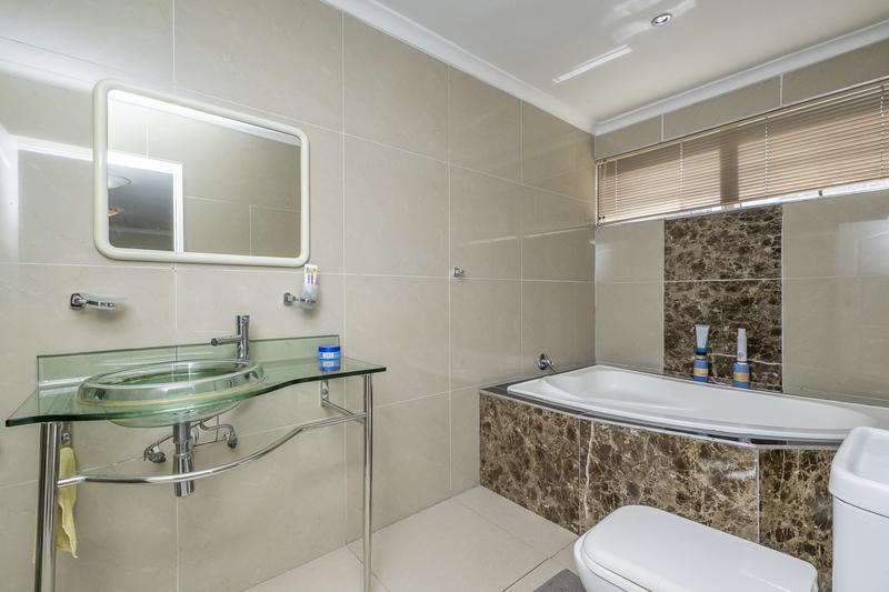 To Let 6 Bedroom Property for Rent in Kleinbron Estate Western Cape